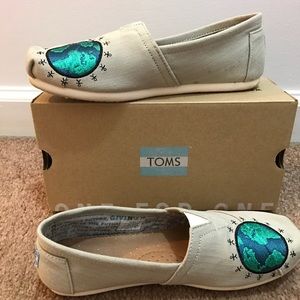 TOMS Giving Globe shoes